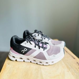 ON cloudrunner white purple navy running shoes Womens 9